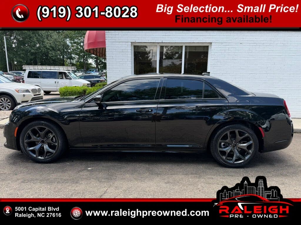2022 Chrysler 300 Touring L