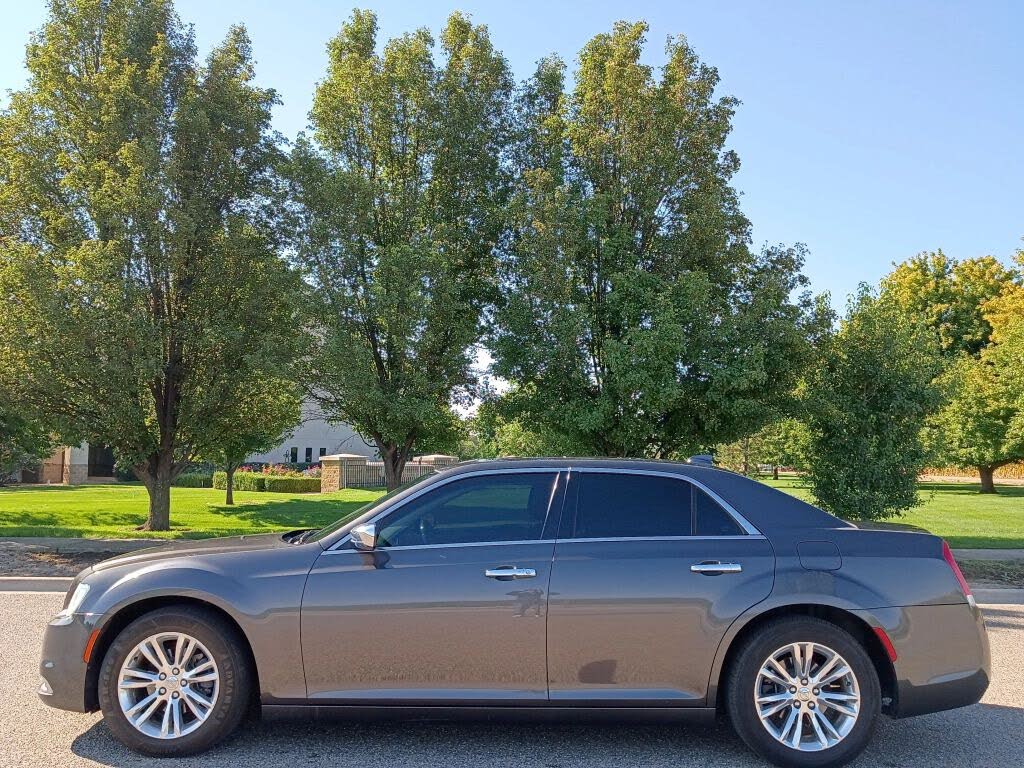 2016 Chrysler 300 C