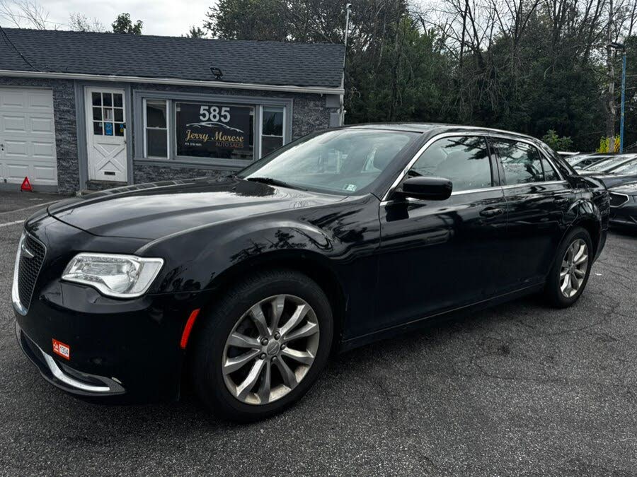2015 Chrysler 300 Limited