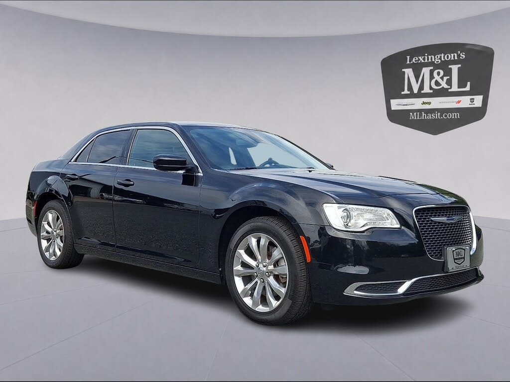 2023 Chrysler 300 Touring