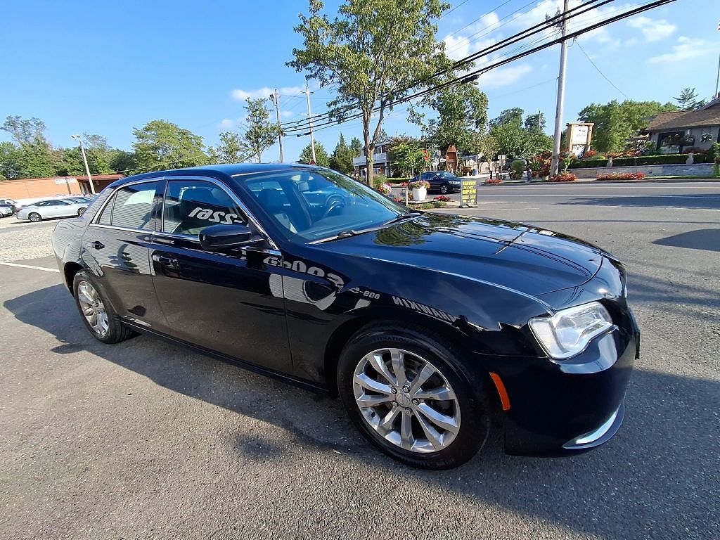 2018 Chrysler 300 Touring L