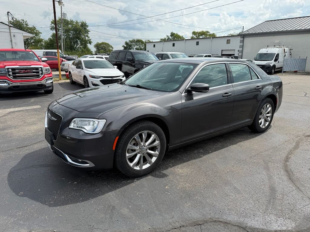 2021 Chrysler 300 Touring L