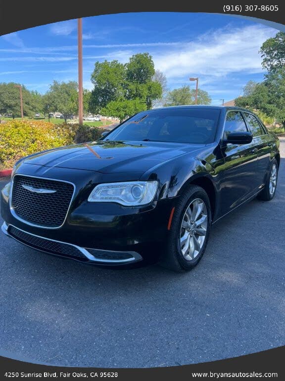 2019 Chrysler 300 Touring L
