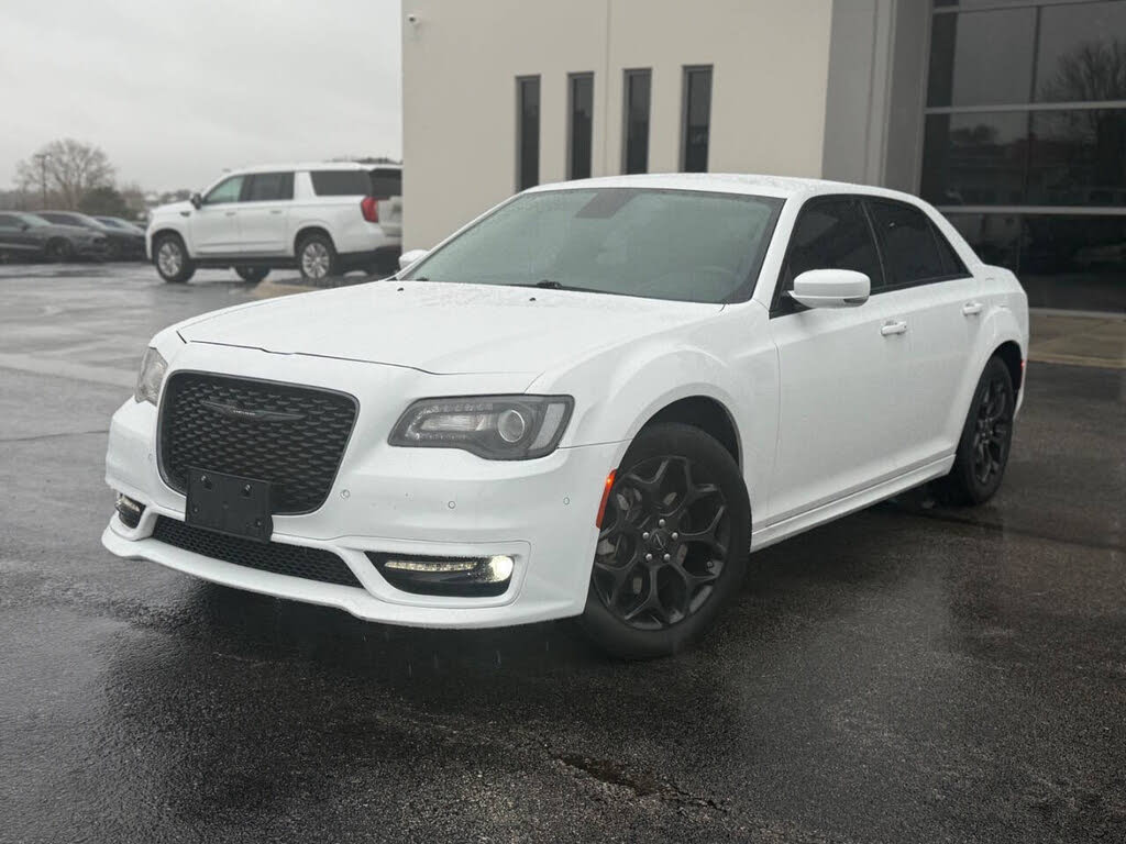 2022 Chrysler 300 Touring L