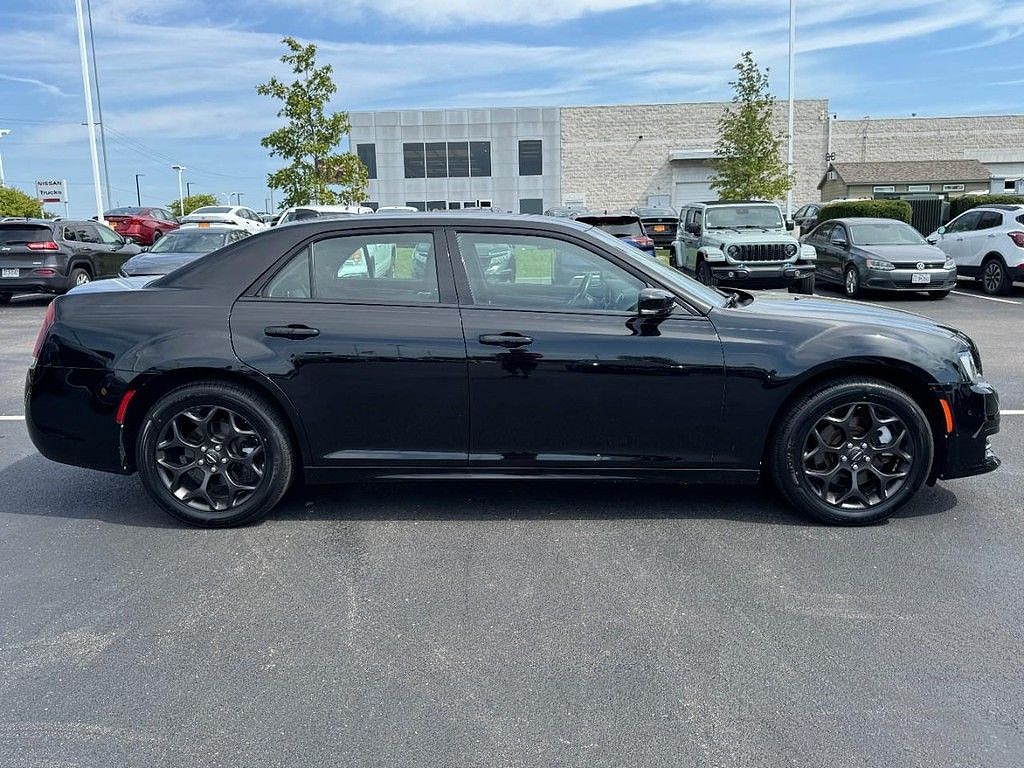 2022 Chrysler 300 Touring L