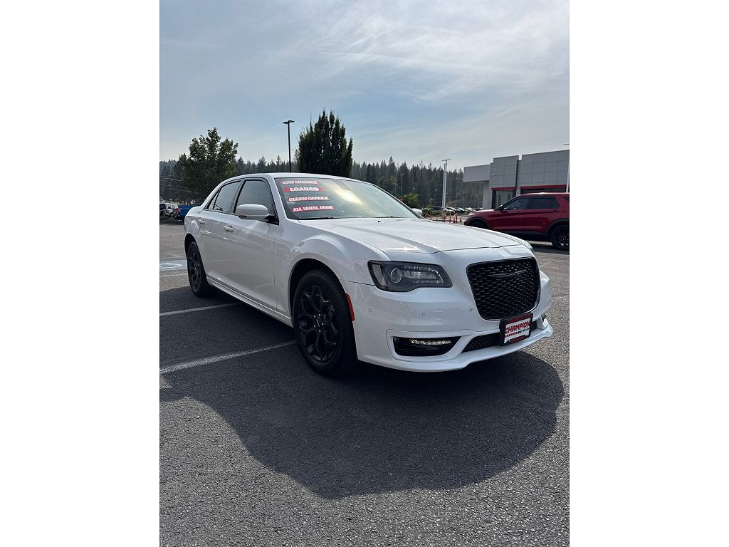 2023 Chrysler 300 Touring L