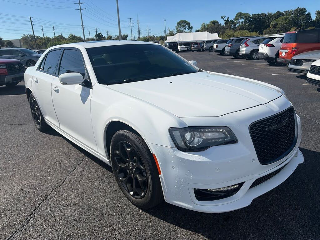 2022 Chrysler 300 Touring L