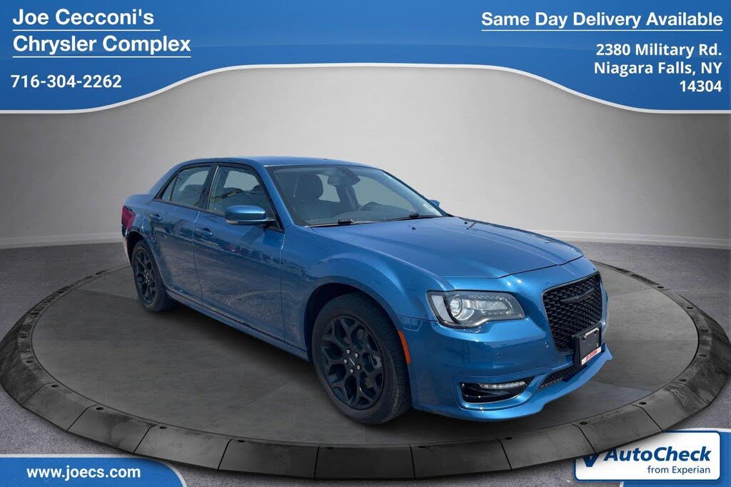 2023 Chrysler 300 Touring L