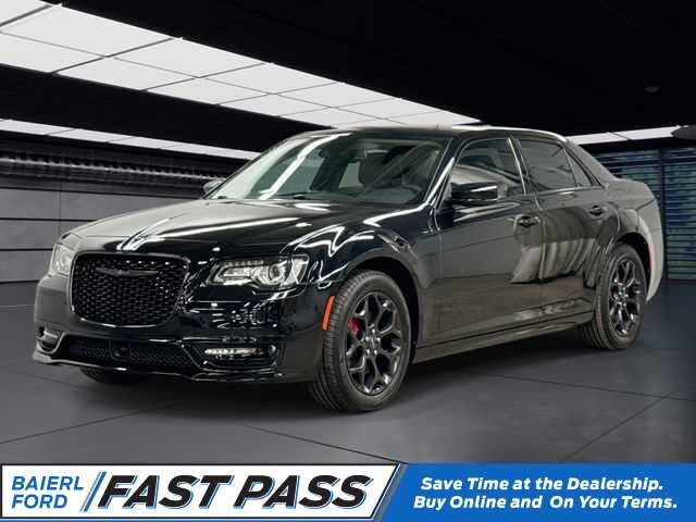 2022 Chrysler 300 Touring L