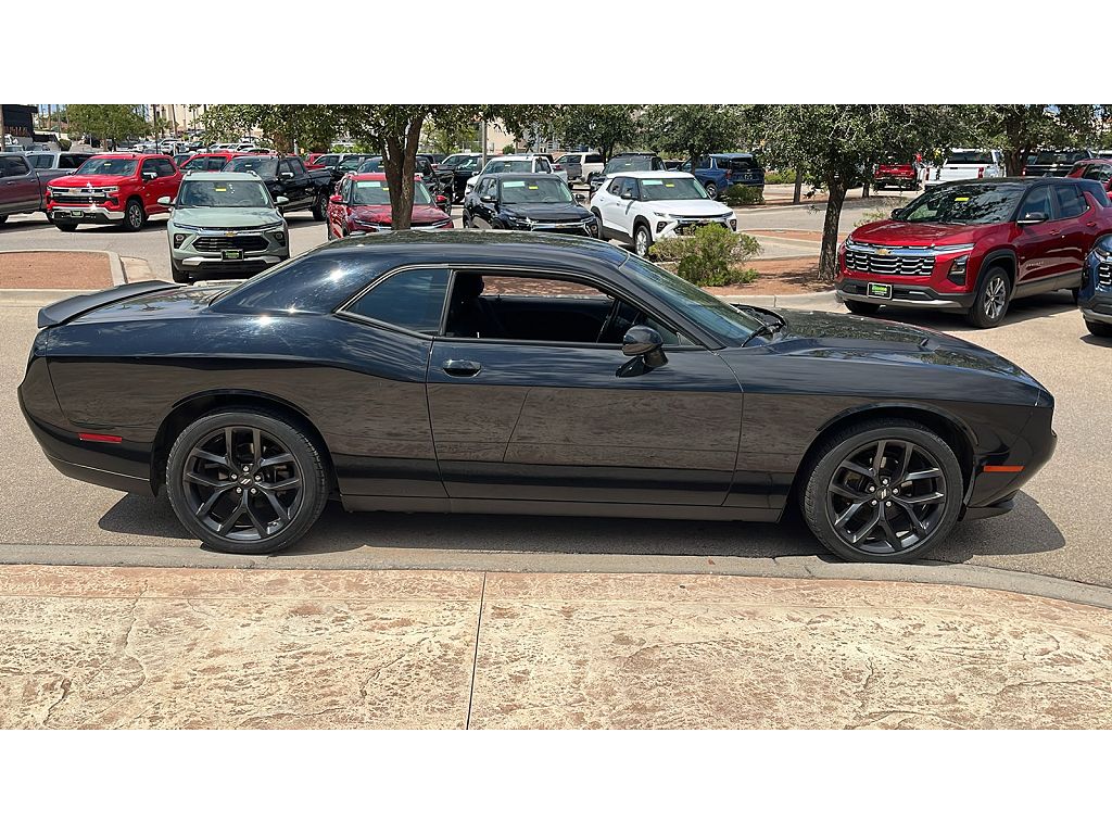 2022 Dodge Challenger SXT