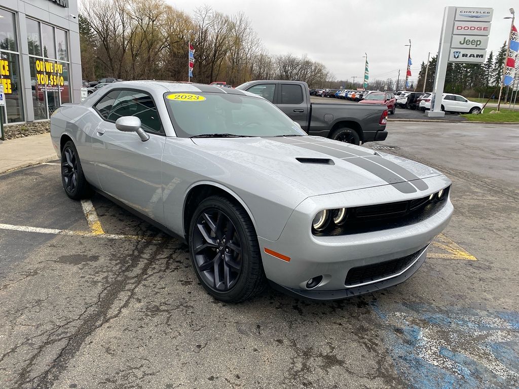 2023 Dodge Challenger SXT