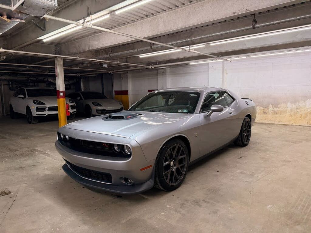2016 Dodge Challenger 392 Hemi Scat Pack Shaker