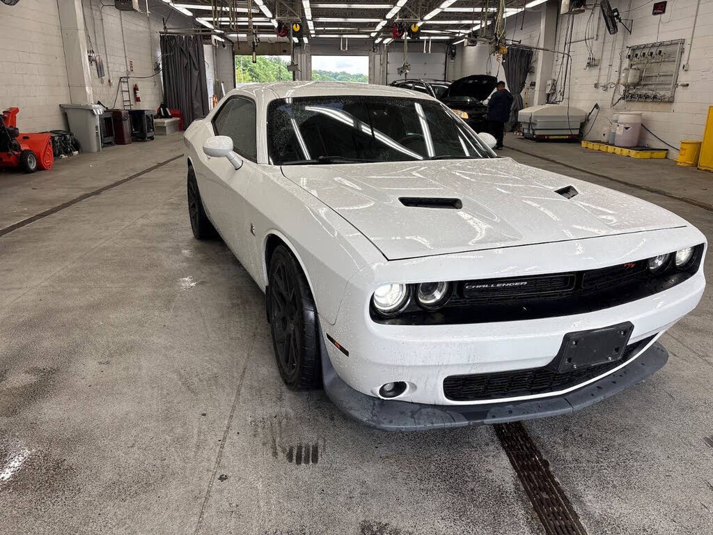 2015 Dodge Challenger R/T Scat Pack Shaker