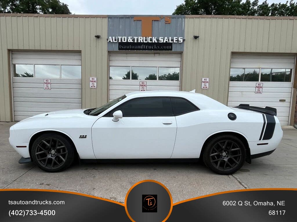 2016 Dodge Challenger 392 Hemi Scat Pack Shaker