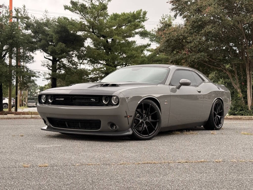 2017 Dodge Challenger 392 Hemi Scat Pack Shaker