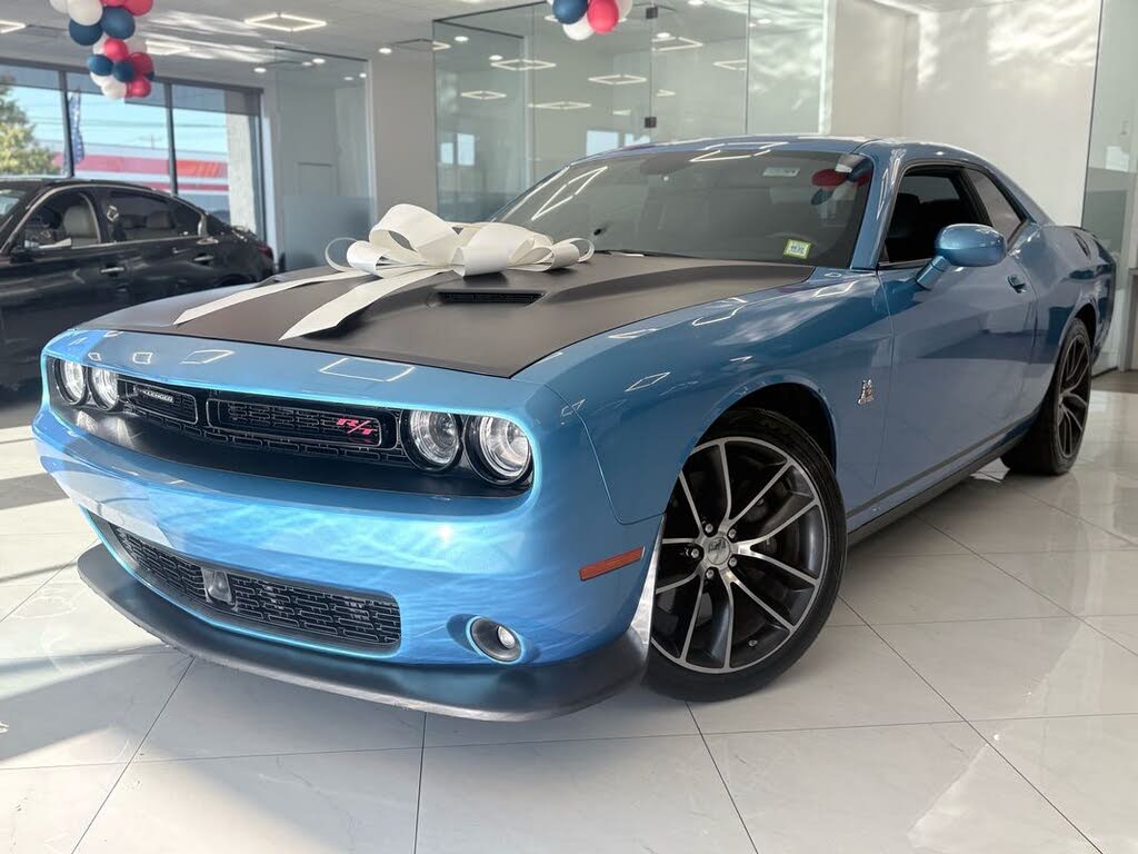 2016 Dodge Challenger 392 Hemi Scat Pack Shaker