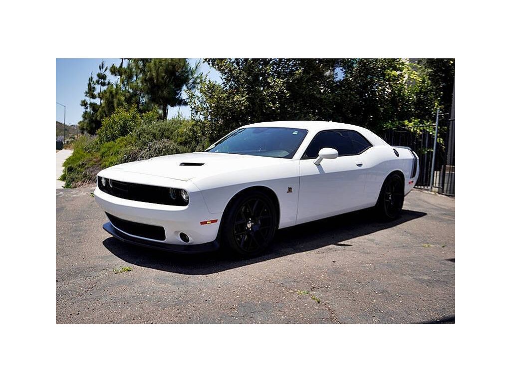 2015 Dodge Challenger R/T Scat Pack Shaker