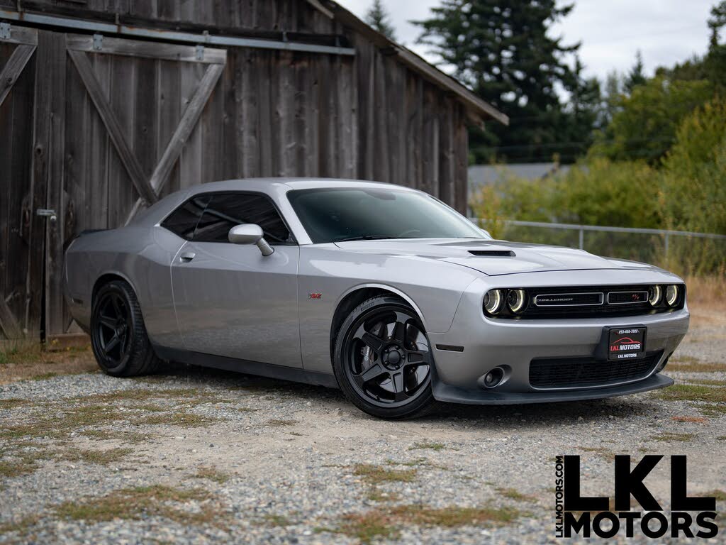 2016 Dodge Challenger 392 Hemi Scat Pack Shaker