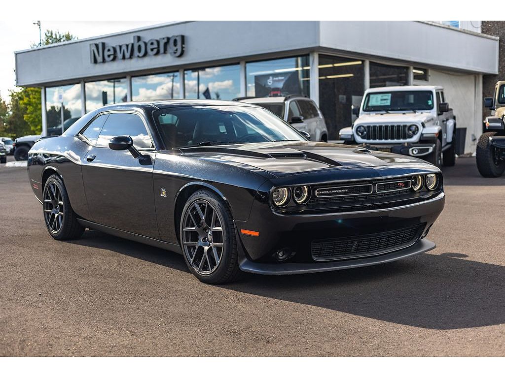 2016 Dodge Challenger 392 Hemi Scat Pack Shaker