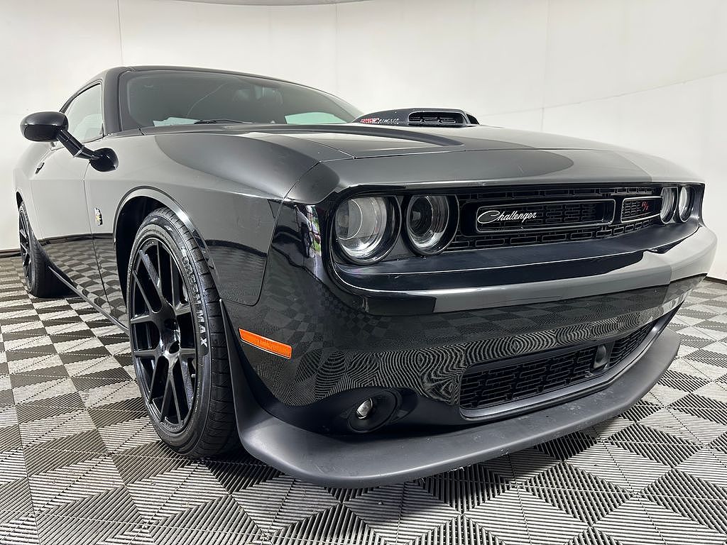 2015 Dodge Challenger R/T Scat Pack Shaker