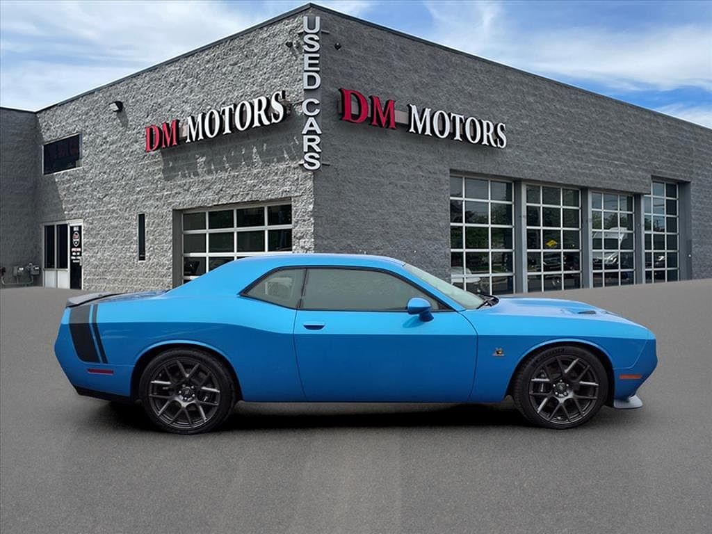 2016 Dodge Challenger 392 Hemi Scat Pack Shaker