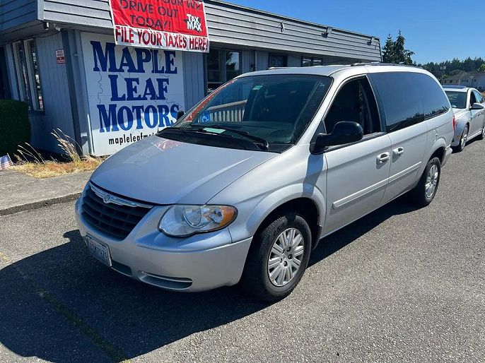 2005 Chrysler Town and Country LX