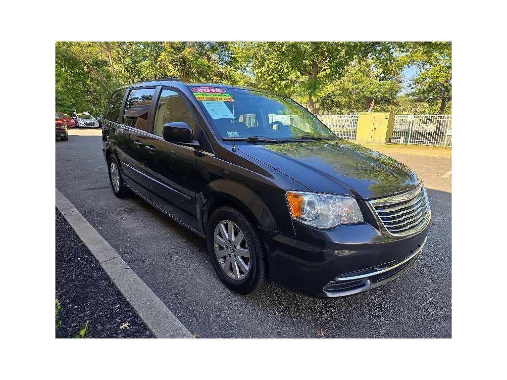 2016 Chrysler Town & Country LX
