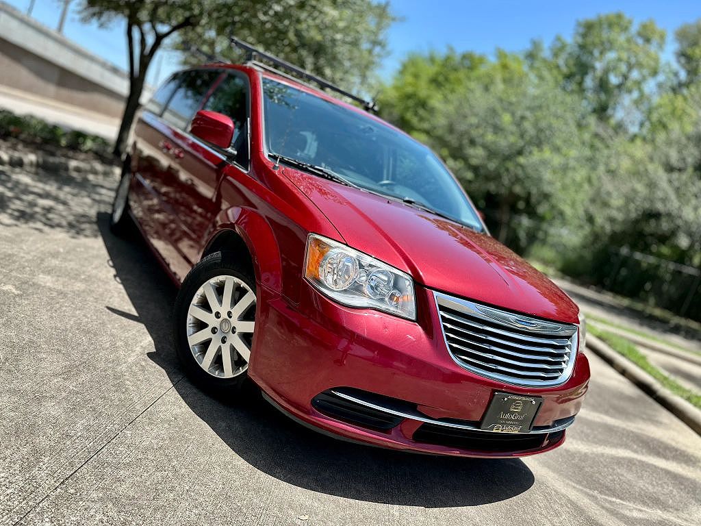 2016 Chrysler Town & Country LX