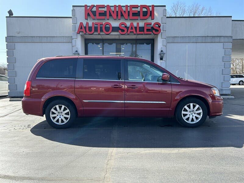 2013 Chrysler Town and Country Touring