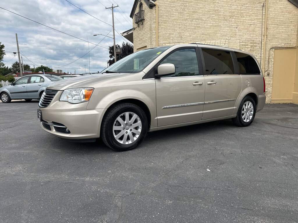 2016 Chrysler Town and Country Touring