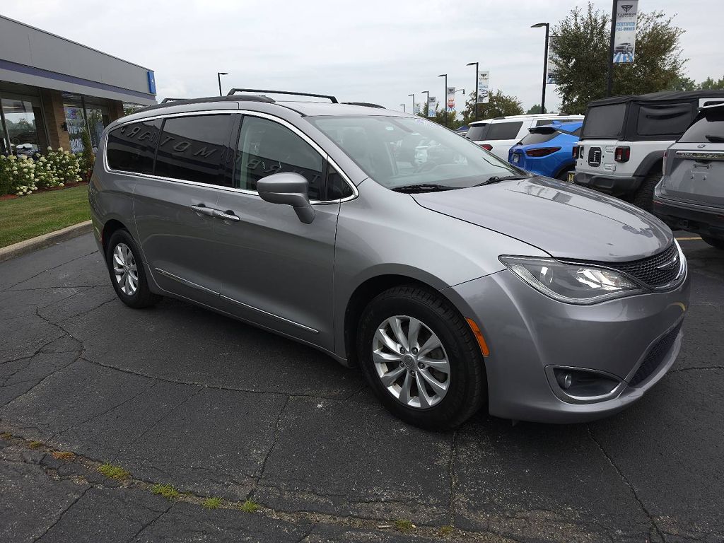 2017 Chrysler Pacifica Touring Plus