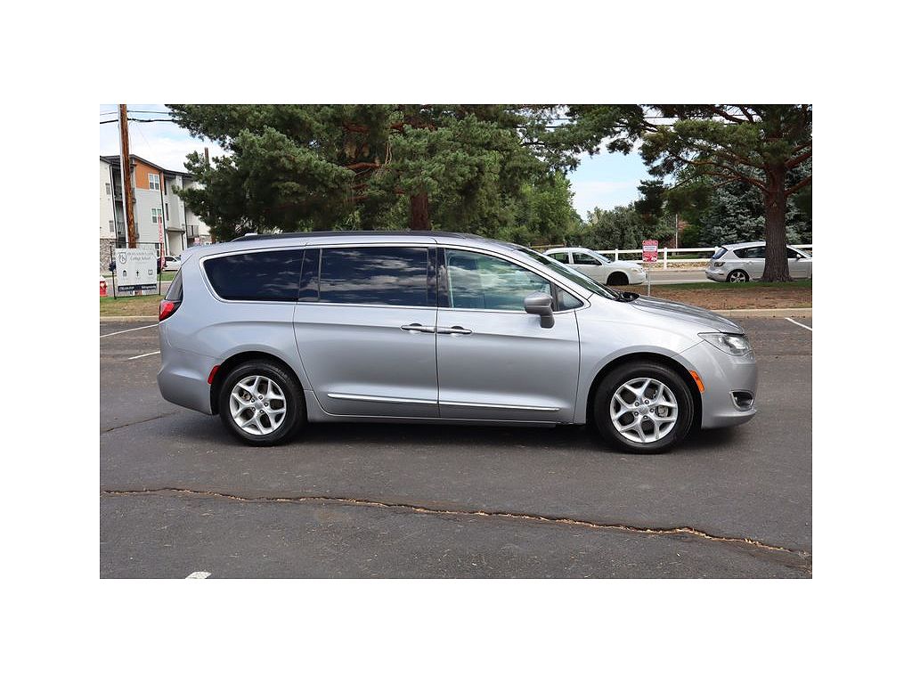 2017 Chrysler Pacifica Touring Plus