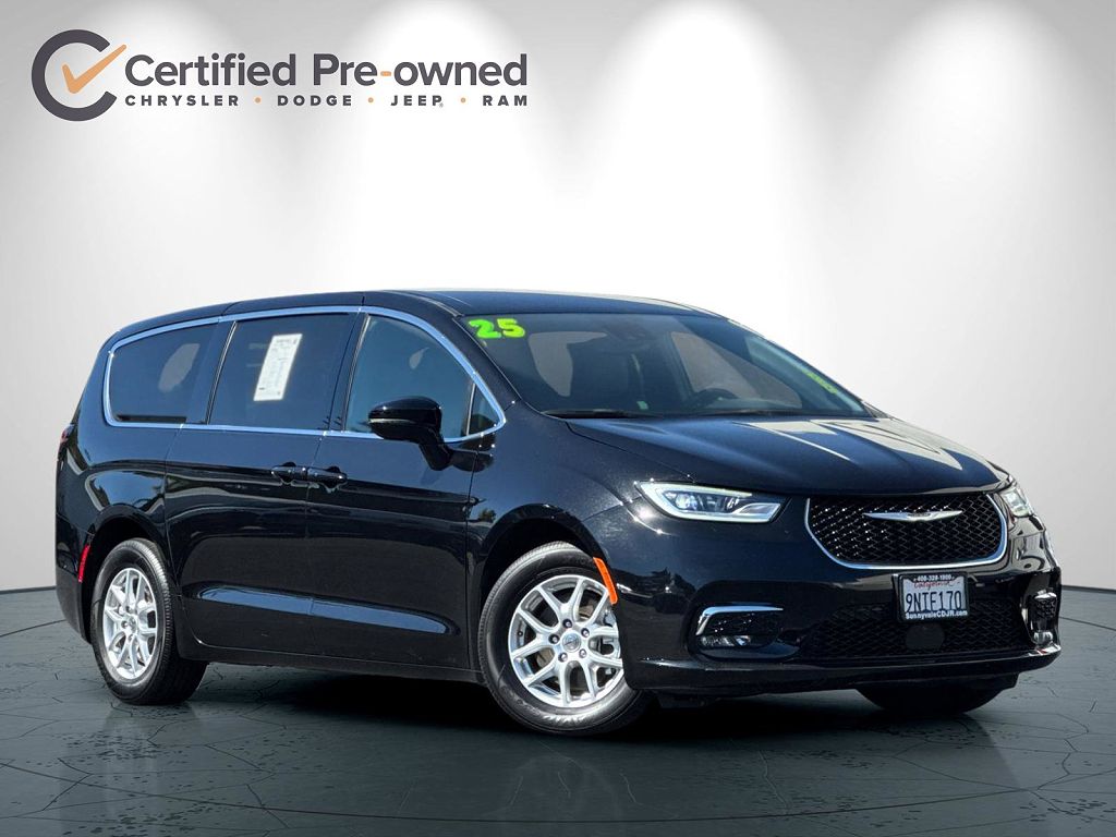 2025 Chrysler Pacifica Select