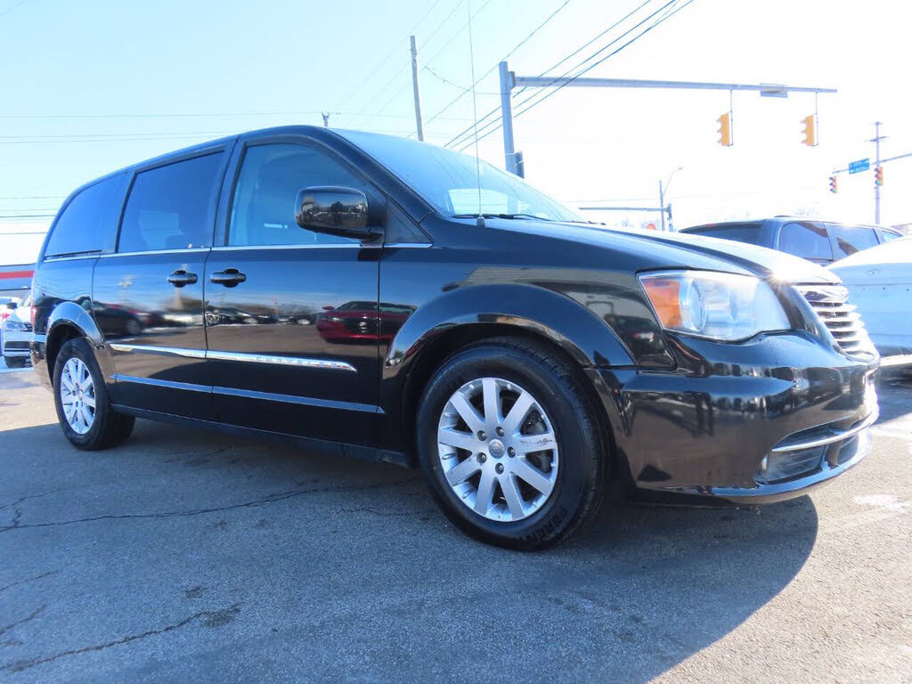 2014 Chrysler Town and Country Touring