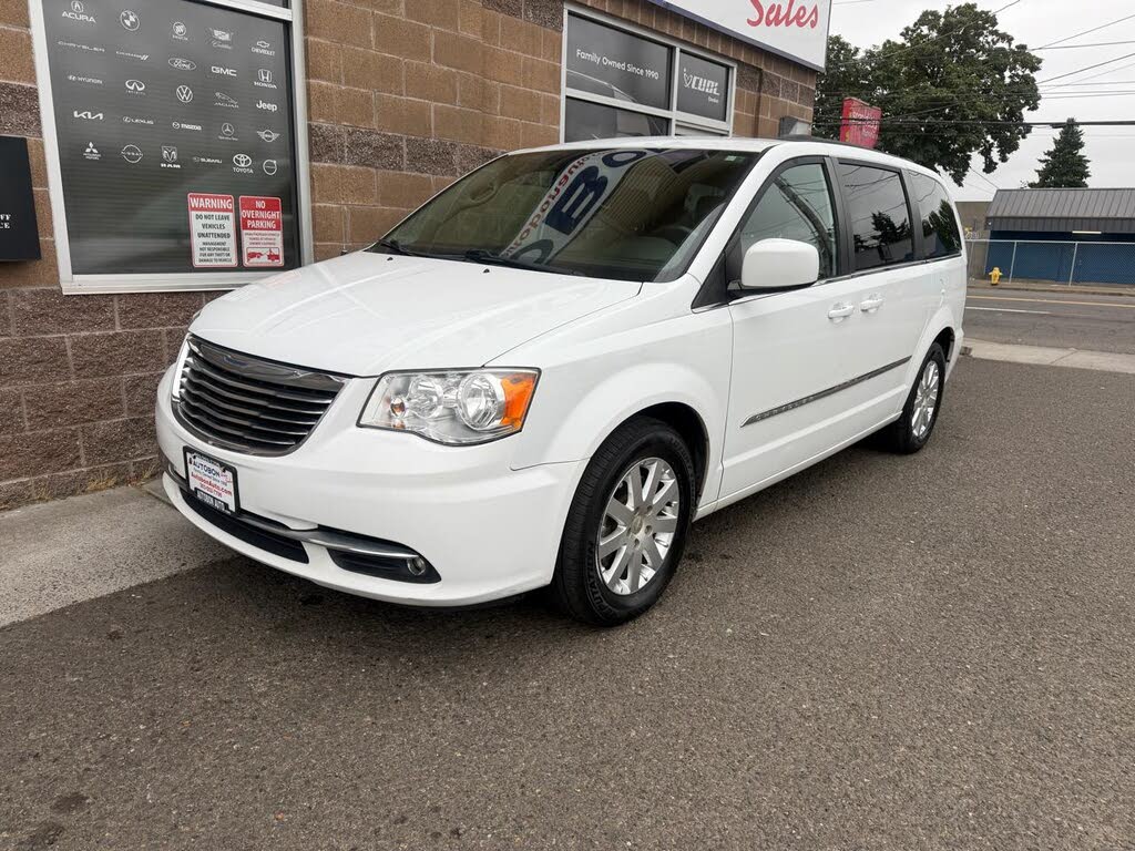 2015 Chrysler Town and Country Touring