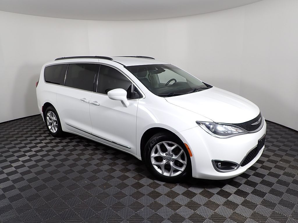 2017 Chrysler Pacifica Touring Plus