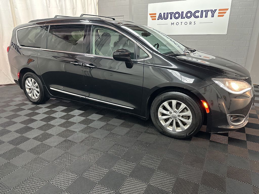 2017 Chrysler Pacifica Touring Plus