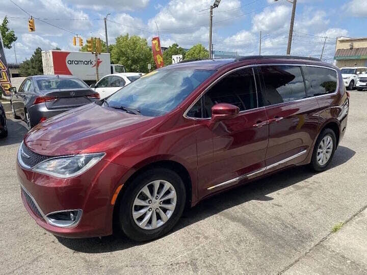 2017 Chrysler Pacifica Touring Plus