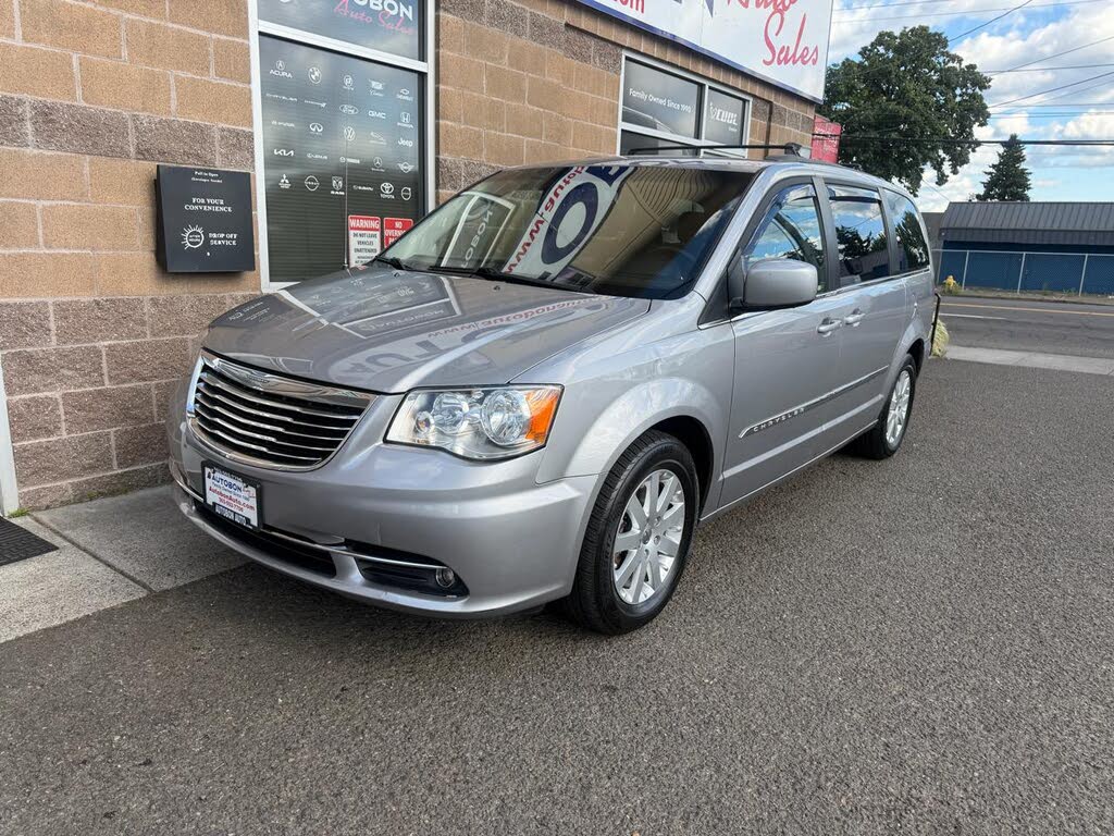 2015 Chrysler Town and Country Touring