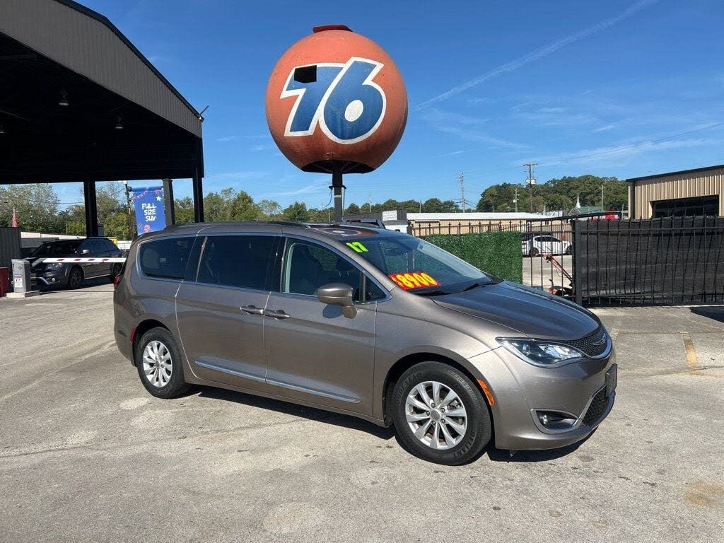 2017 Chrysler Pacifica Touring Plus