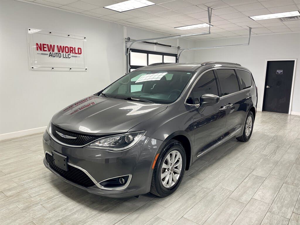 2017 Chrysler Pacifica Touring Plus