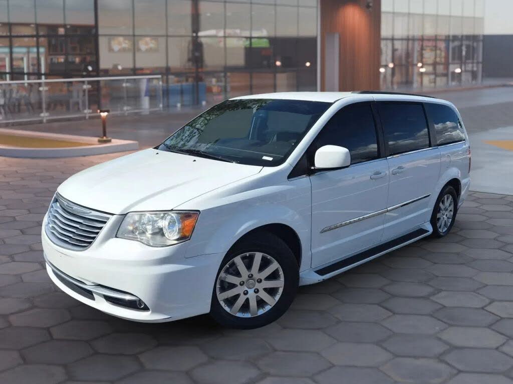 2016 Chrysler Town & Country Touring