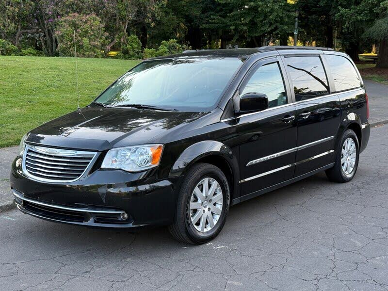 2016 Chrysler Town and Country Touring