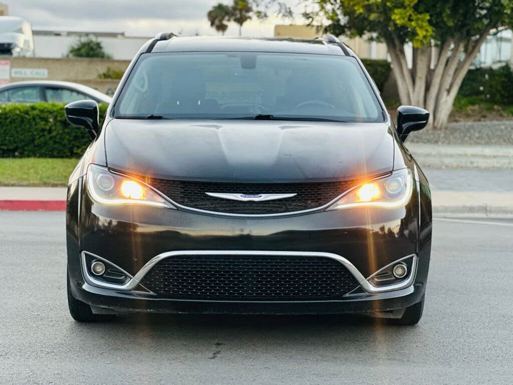 2020 Chrysler Pacifica Touring L