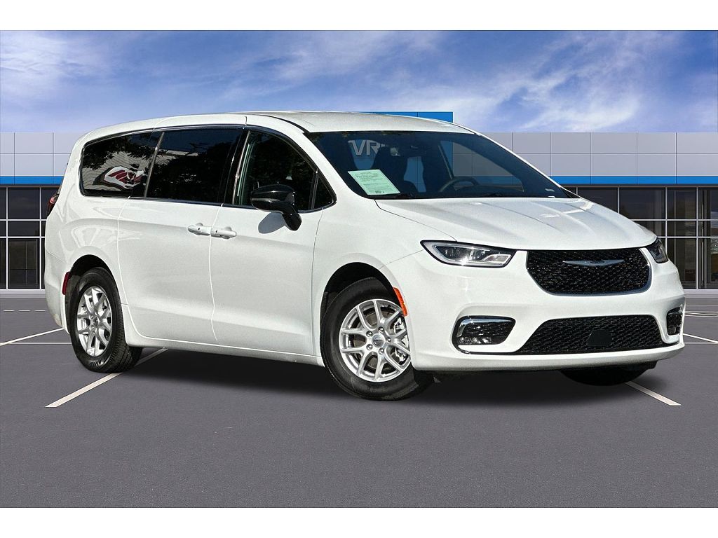 2025 Chrysler Pacifica Select