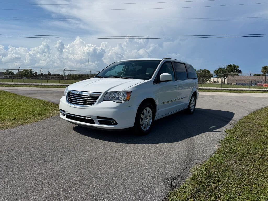 2014 Chrysler Town and Country Touring