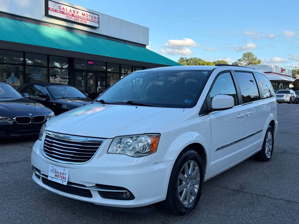 2016 Chrysler Town & Country Touring