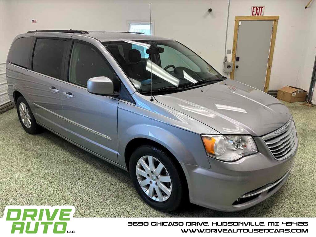 2016 Chrysler Town and Country Touring