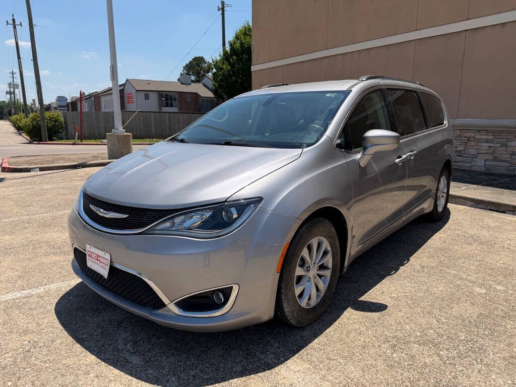 2017 Chrysler Pacifica Touring Plus