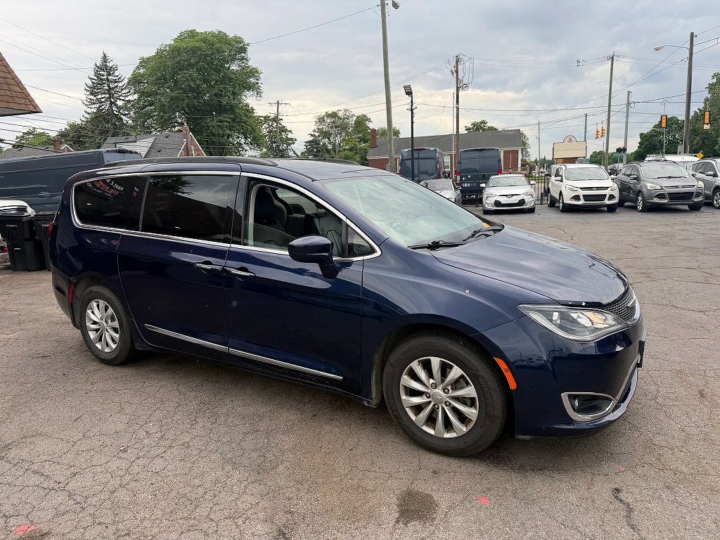 2017 Chrysler Pacifica Touring Plus